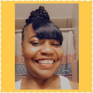 Meet your Posher, Carla